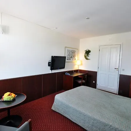 Motel La Tour 3*