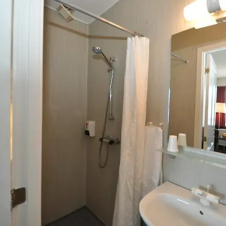 Motel La Tour 3*
