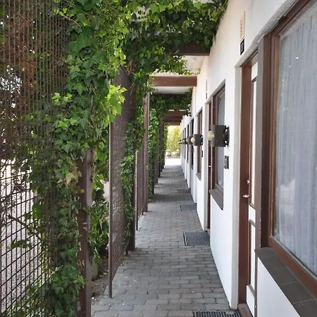 Motel La Tour 3*